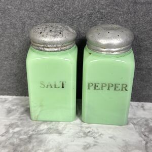 Vintage Square Green Jadeite Salt & Pepper Shakers McKee NICE Retro MCM